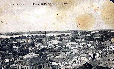 Со временем стирается память народа о вождях, тиранах и политических демагогах, а Женщина с огнем в руке на Холме Славы всегда будет символом истинного патриотизма и бескорыстного самопожертвования во имя грядущих поколений