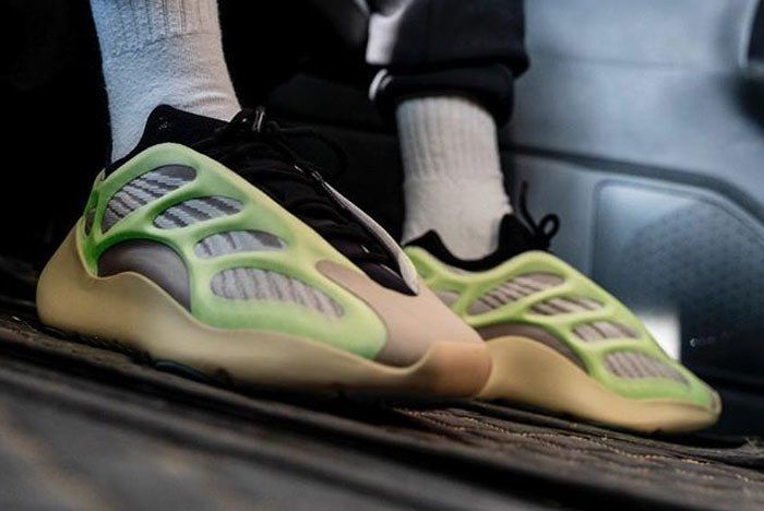 Adidas Yeezy 700 V3