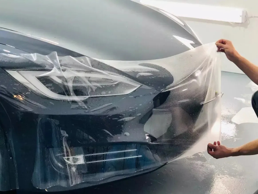 Антигравійна плівка — призначення, особливості та переваги сучасних рішень